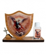 imagem do produto - ESCUDO DE SÃO MIGUEL COM ESPADA E ÁGUA BENTA MADEIRA 