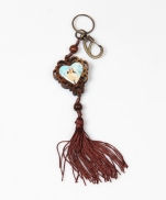 imagem do produto - CHAVEIRO RL N SRA DOS PRAZERES CORAÇÃO MADEIRA COM POMPOM